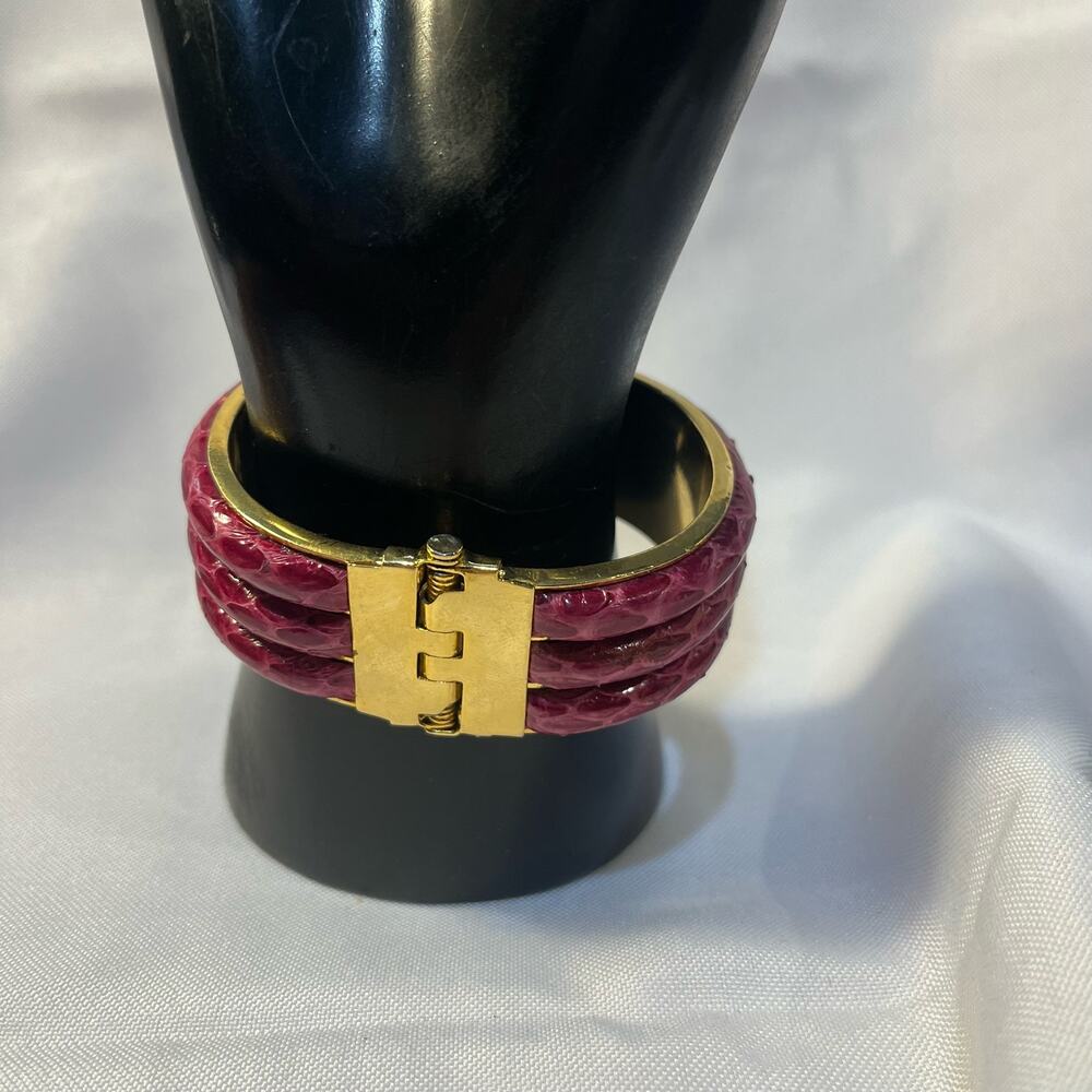 Vintage 80s Retro Pink Python Hinged Cuff Bracelet - Picture 2 of 5